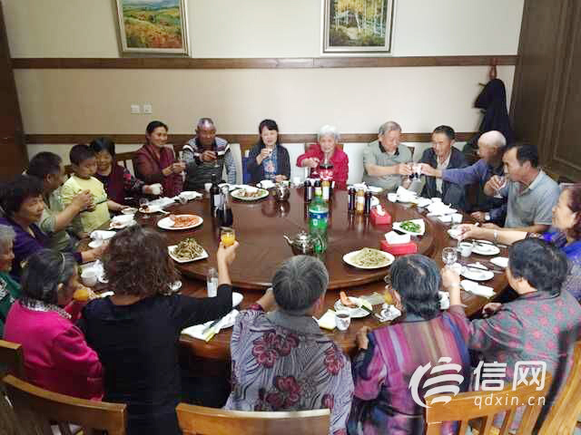 9.9日老人节曹会长带领部分副会长去河西街道看 