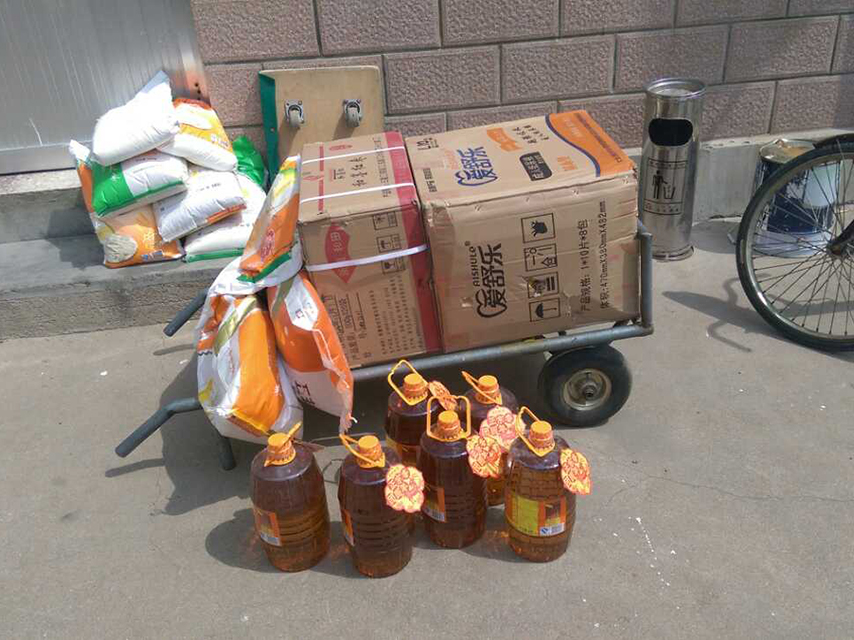 曹会长带领商会爱心人士去即墨爱之家看望慰问 