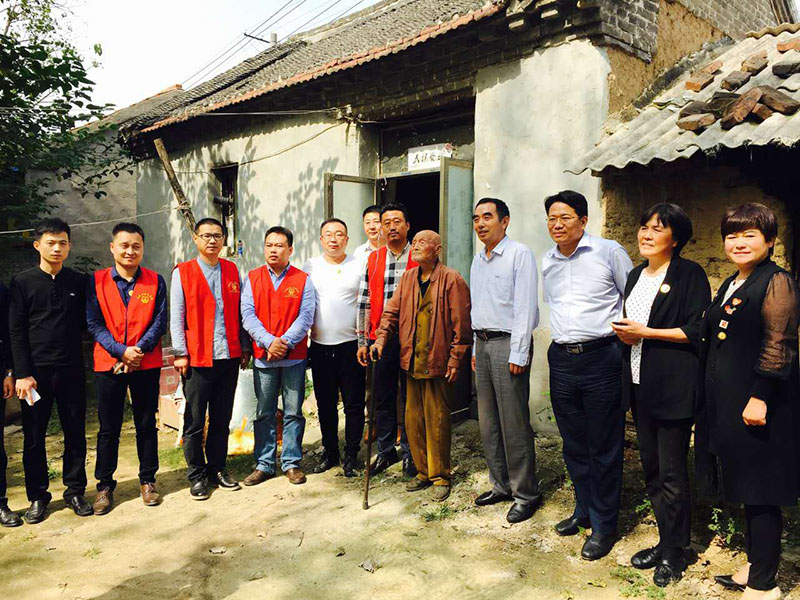 青岛单县商会携手单县志愿者联合会、北京单青联看望慰问百位孤困老人 