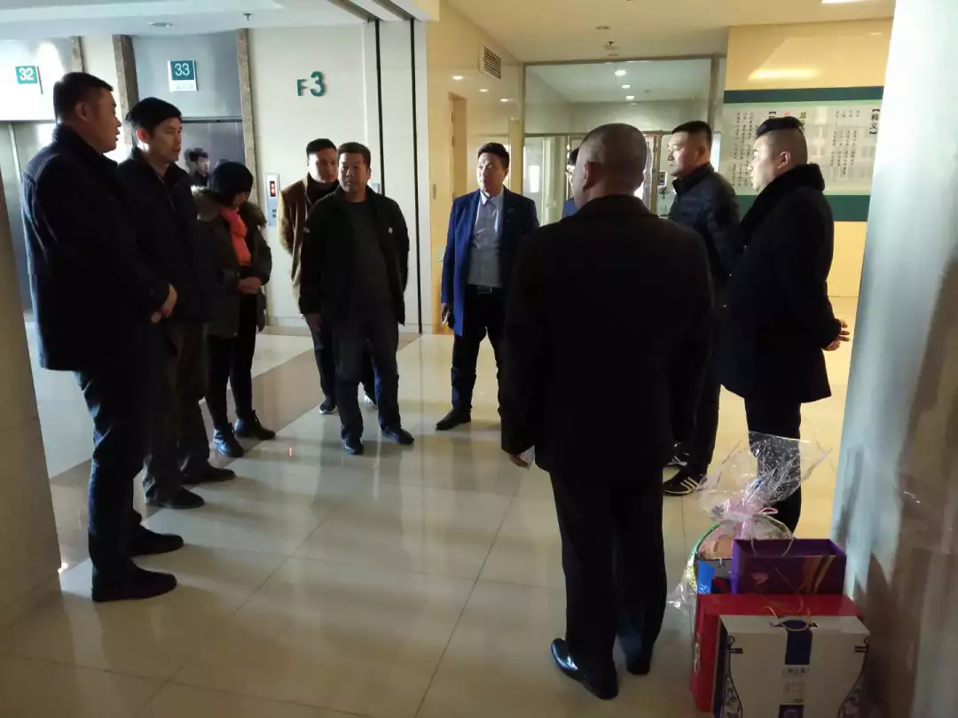 青岛单县商会曹会长一行看望慰问黄岛“1126”交通事故受害者 