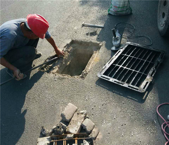 珍爱市政设施 维护道路安全