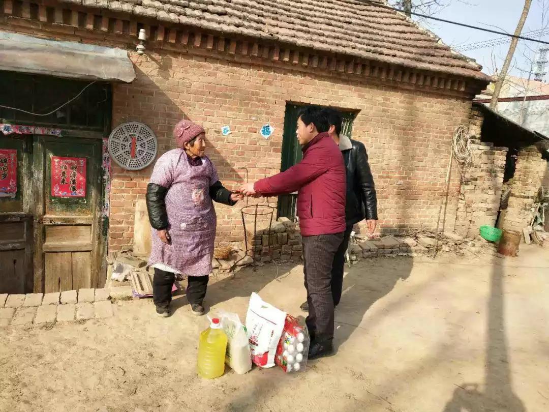 单县商会善行助家乡,爱心暖夕阳