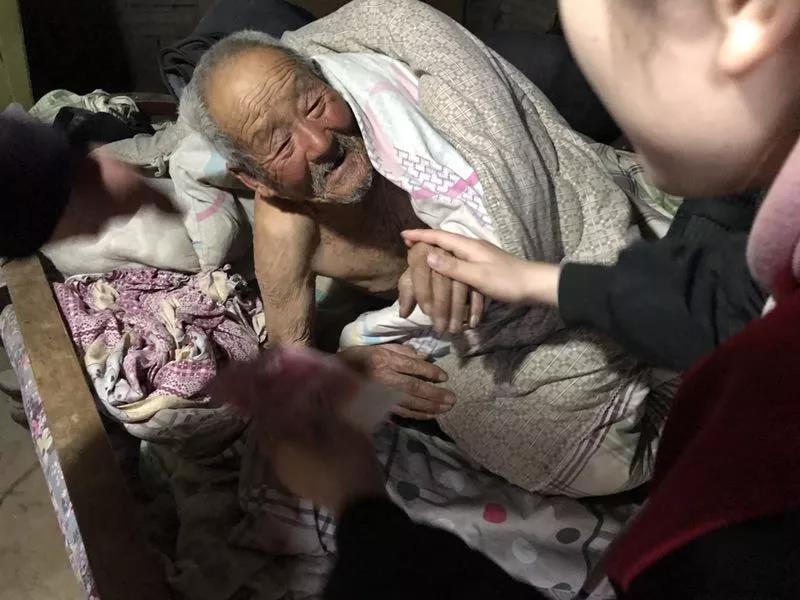 单县商会善行助家乡,爱心暖夕阳