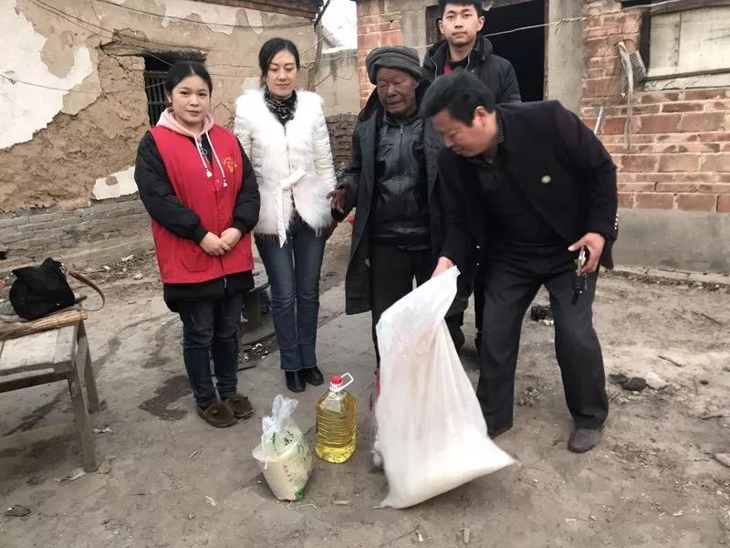 单县商会善行助家乡,爱心暖夕阳