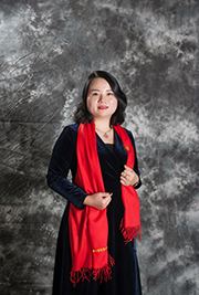 青岛单县商会理事 张  曼