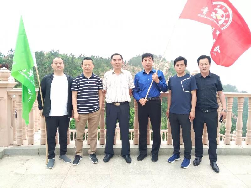 青岛单县商会举行比学赶超实践大会暨 党员集中学习活动