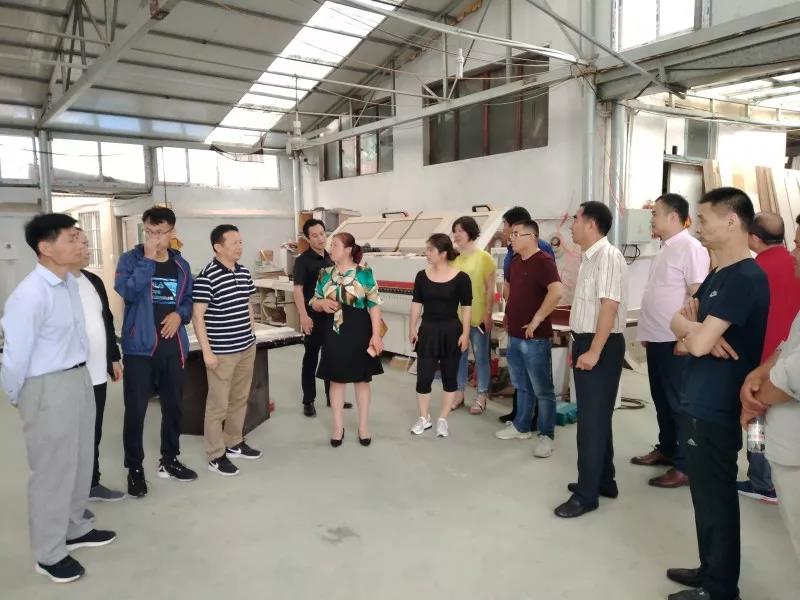 青岛单县商会举行比学赶超实践大会暨 党员集中学习活动