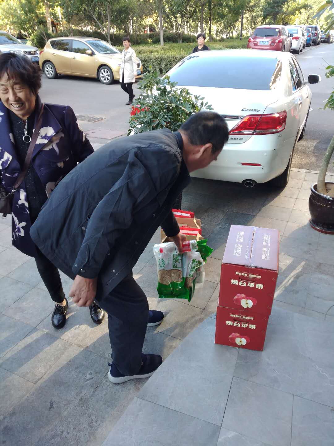 青岛单县商会重阳节举办敬老爱老 联谊活动