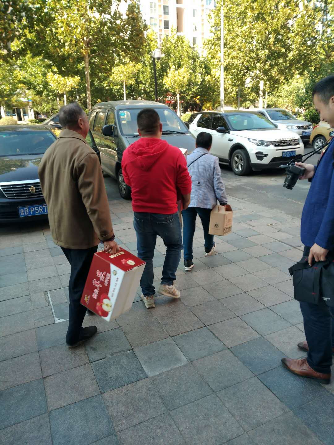 青岛单县商会重阳节举办敬老爱老 联谊活动