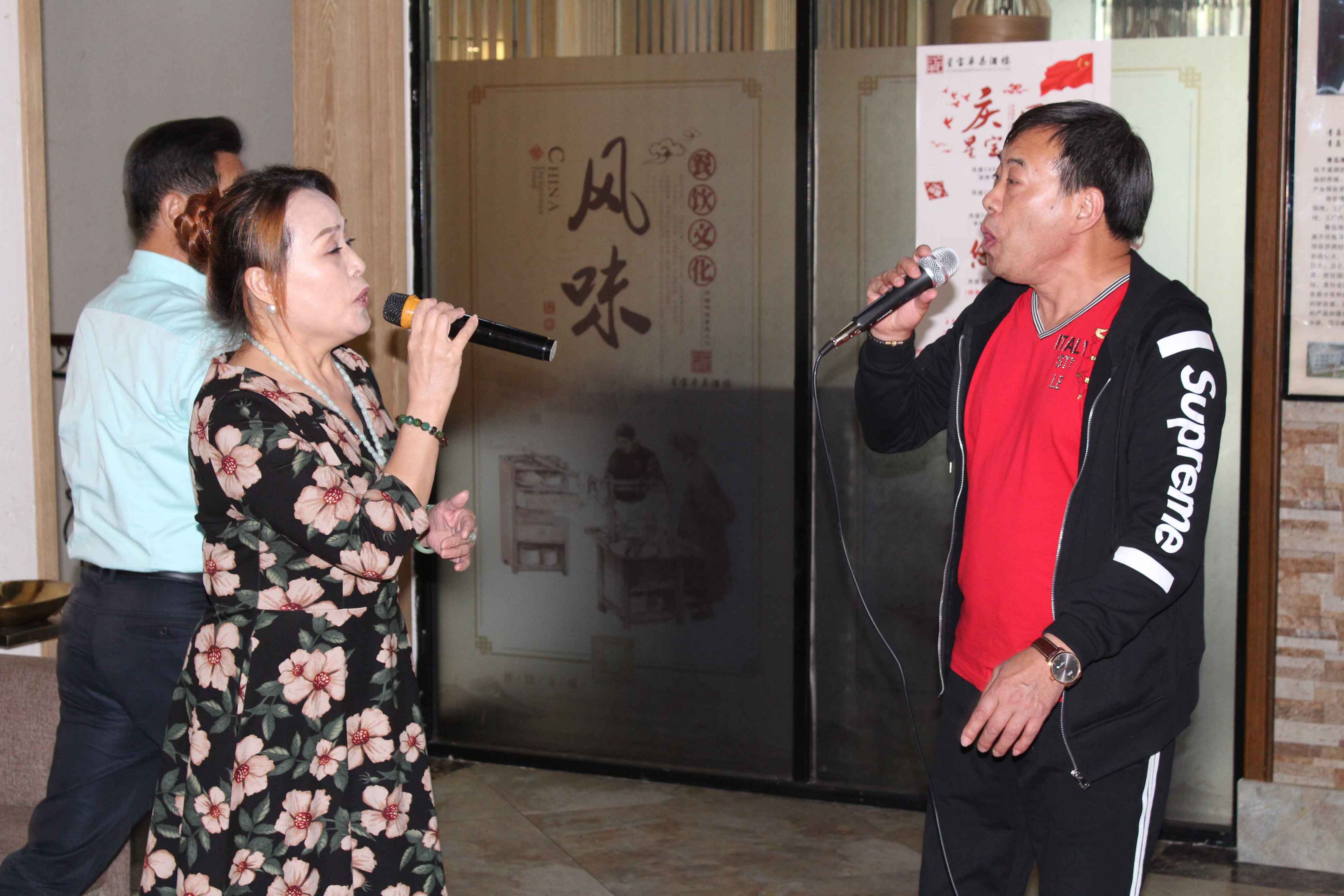 青岛单县商会重阳节举办敬老爱老 联谊活动