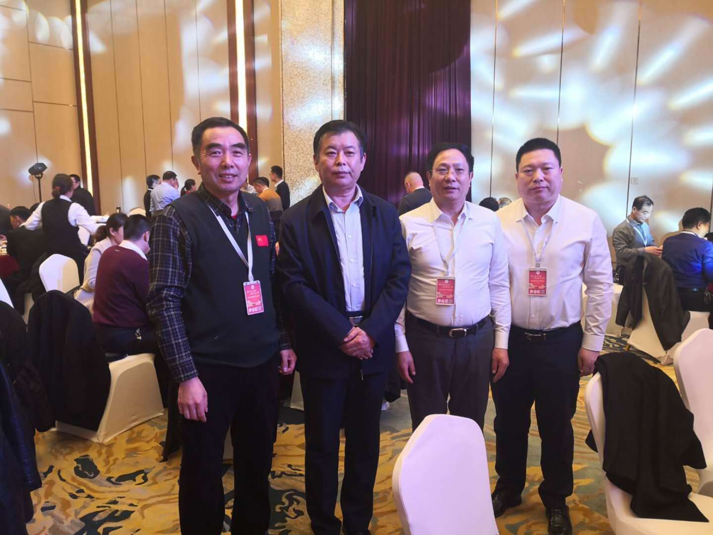 曹会长受邀参加全国菏泽商会联盟2019年企业家座谈会