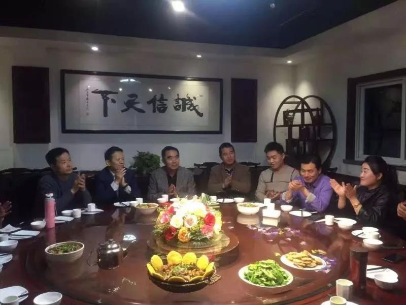 曹会长一行应邀参加监事长张承彬即墨组座谈会活动