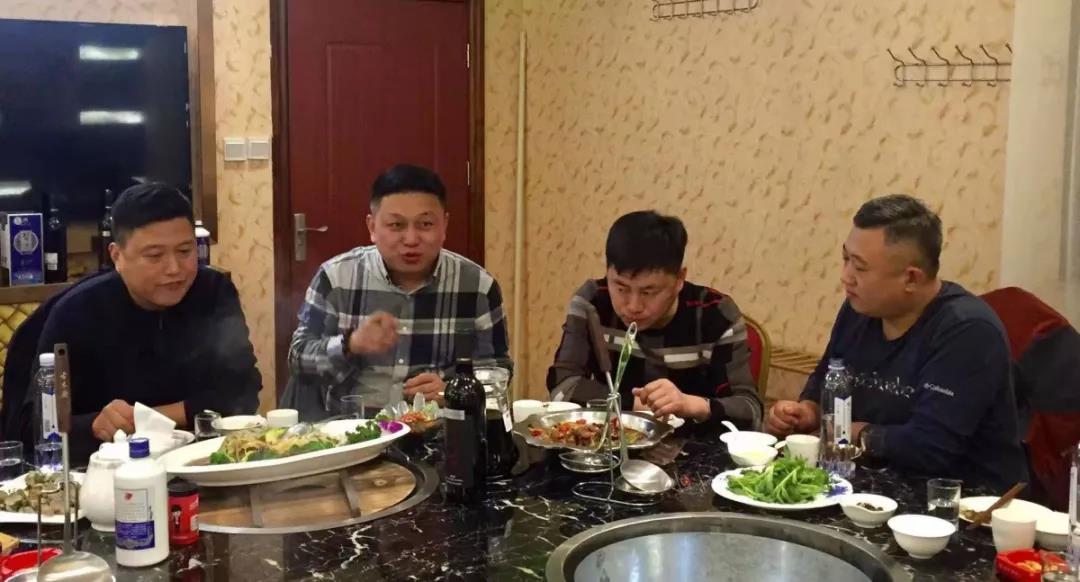 曹会长一行应邀参加市南市北小组座谈会