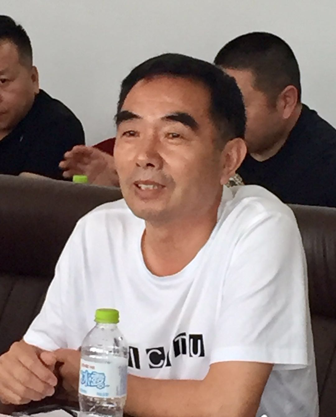 由单县县委县政府、工商联组织的＂埠外单县部分商会党建和返乡创业座谈会＂在青岛召开 