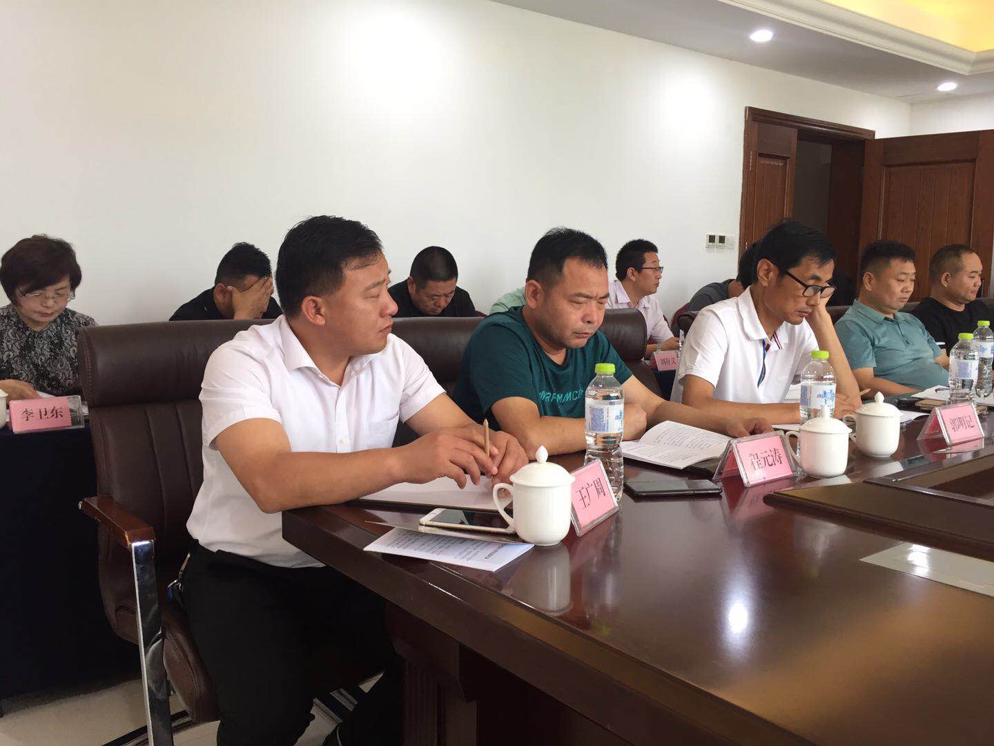 由单县县委县政府、工商联组织的＂埠外单县部分商会党建和返乡创业座谈会＂在青岛召开 