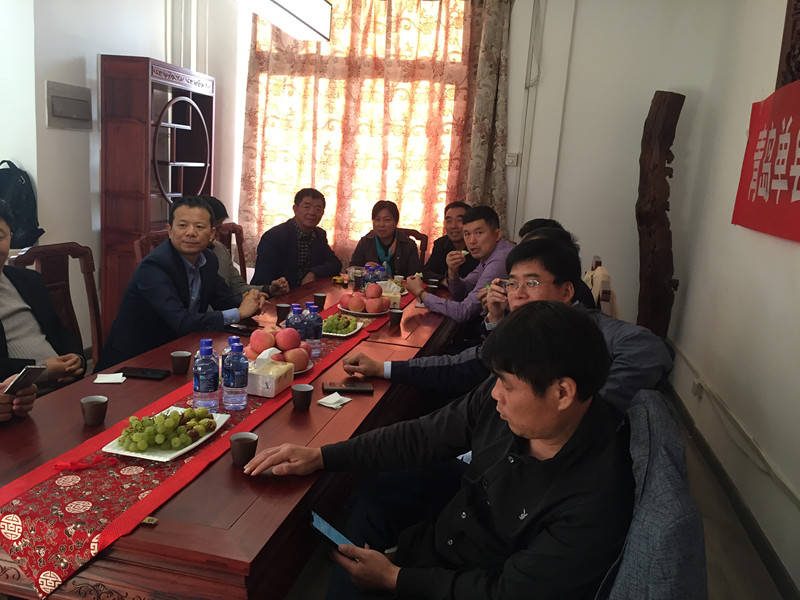 以创新务实    促商会发展 