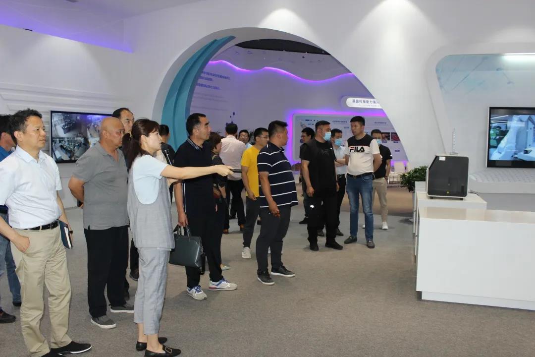 庆祝建党九十九周年 青岛单县商会召开党支部会议  